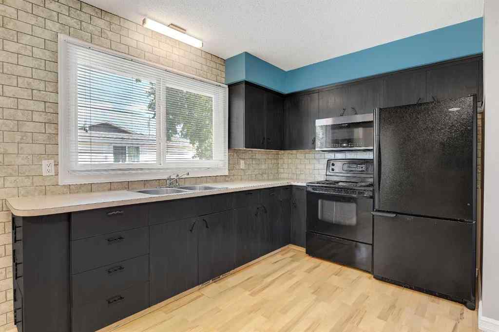 MLS® A2239612 - 11105 93A Street  in Mountview Grande Prairie, Residential