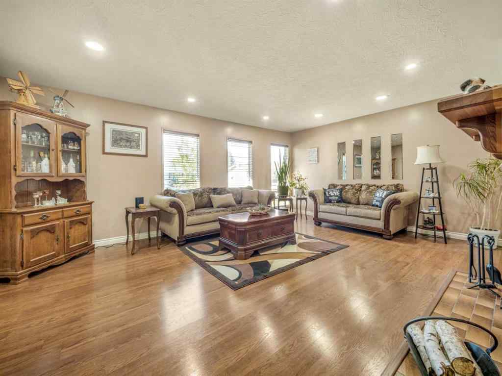 MLS® A2239618 - 1611 24 Street S in Agnes Davidson Lethbridge, Residential
