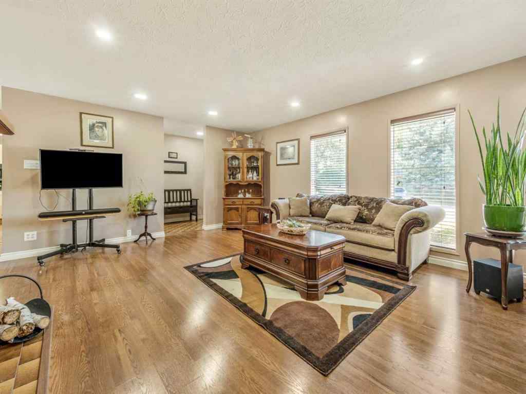 MLS® A2239618 - 1611 24 Street S in Agnes Davidson Lethbridge, Residential