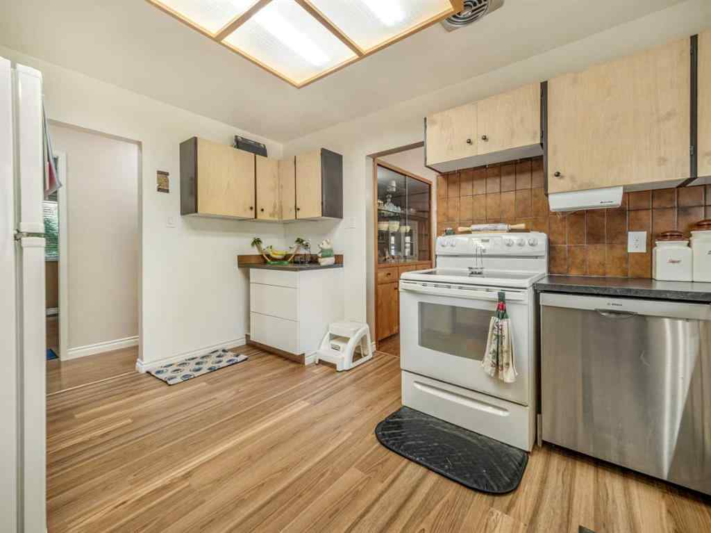 MLS® A2239618 - 1611 24 Street S in Agnes Davidson Lethbridge, Residential
