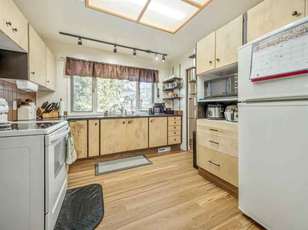 MLS® A2239618 - 1611 24 Street S in Agnes Davidson Lethbridge, Residential