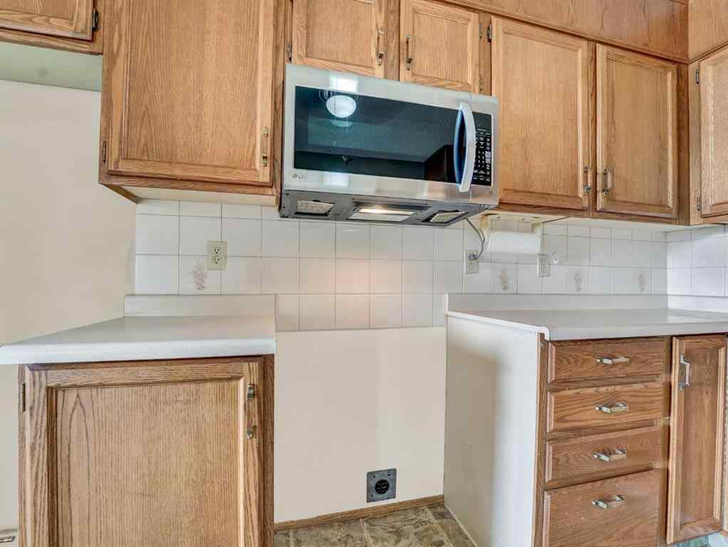MLS® A2239639 - Unit #225 3090 15 Avenue SE in Crestwood-Norwood Medicine Hat, Residential