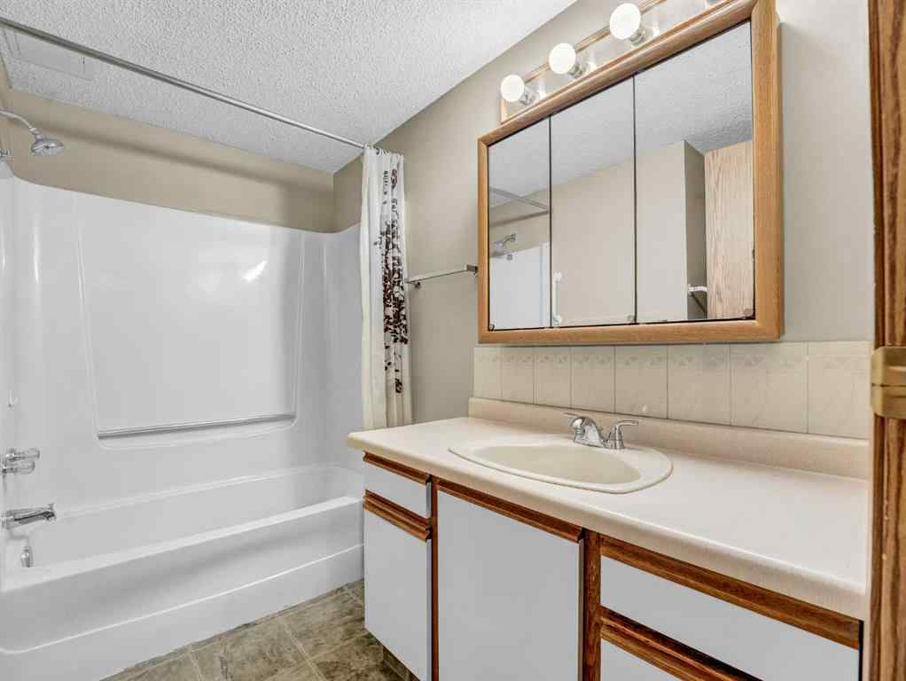 MLS® A2239639 - Unit #225 3090 15 Avenue SE in Crestwood-Norwood Medicine Hat, Residential
