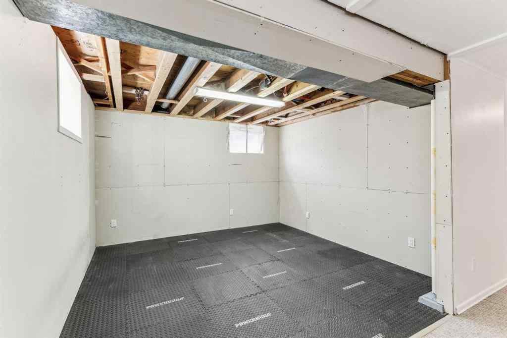 MLS® A2239672 - 139 Cornwallis Drive NW in Cambrian Heights Calgary, Residential