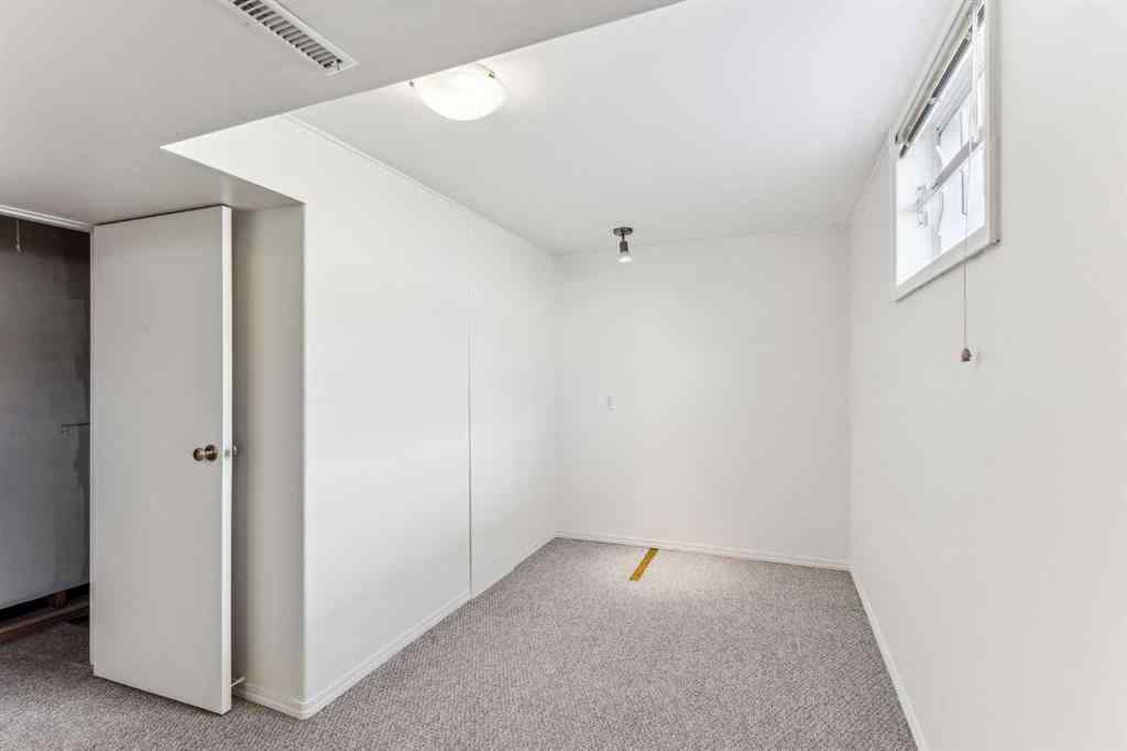 MLS® A2239672 - 139 Cornwallis Drive NW in Cambrian Heights Calgary, Residential
