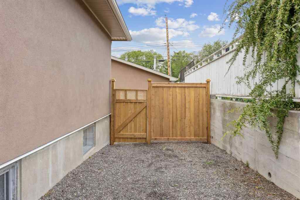MLS® A2239672 - 139 Cornwallis Drive NW in Cambrian Heights Calgary, Residential