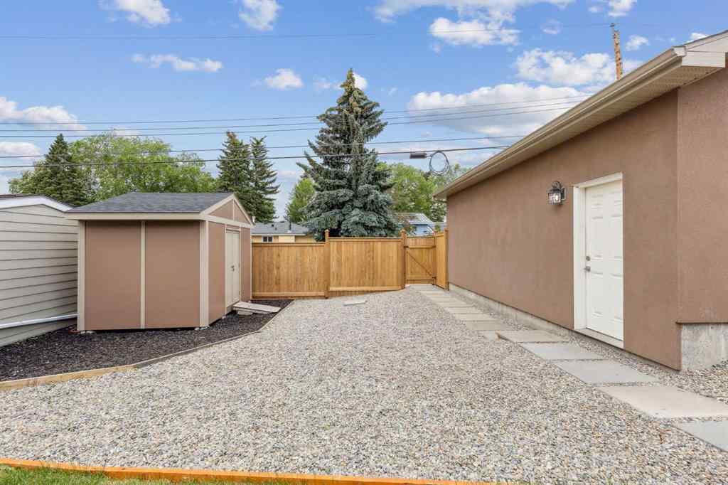 MLS® A2239672 - 139 Cornwallis Drive NW in Cambrian Heights Calgary, Residential