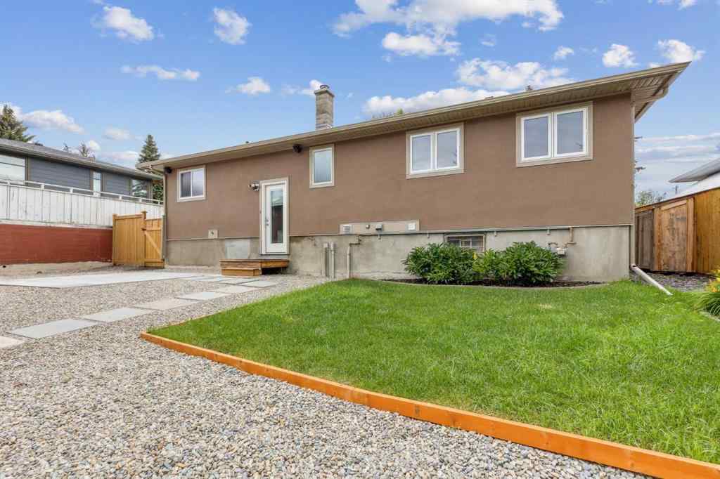MLS® A2239672 - 139 Cornwallis Drive NW in Cambrian Heights Calgary, Residential