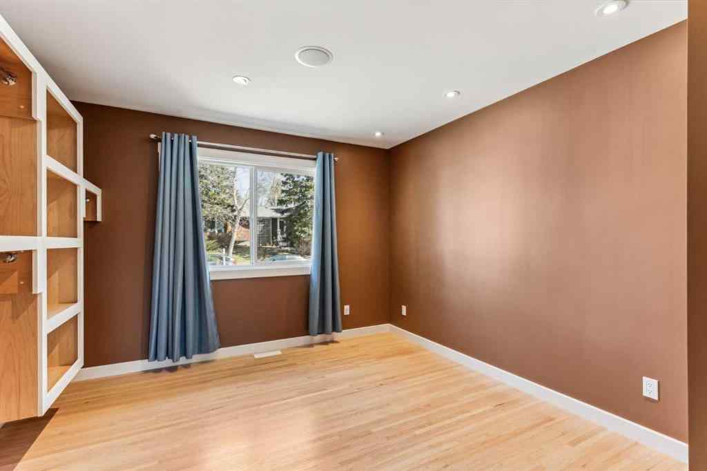 MLS® A2239672 - 139 Cornwallis Drive NW in Cambrian Heights Calgary, Residential