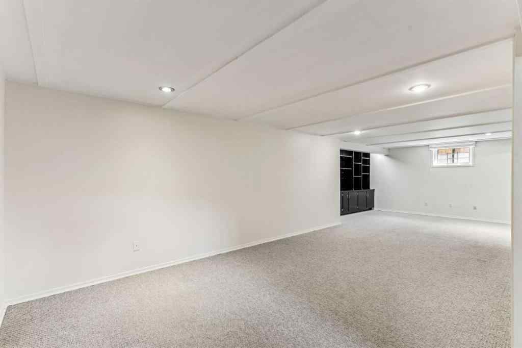 MLS® A2239672 - 139 Cornwallis Drive NW in Cambrian Heights Calgary, Residential