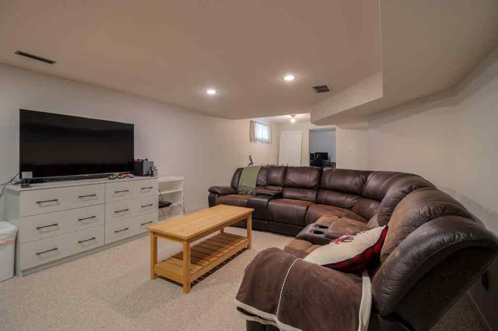 MLS® A2239717 - 3710 Oak Drive S in Redwood Lethbridge, Residential