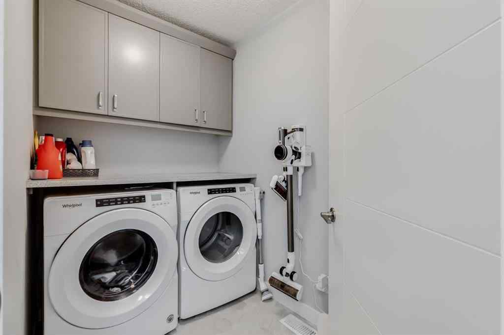 MLS® A2239734 - 1037 Chinook Gate Heath SW in Chinook Gate Airdrie, Residential