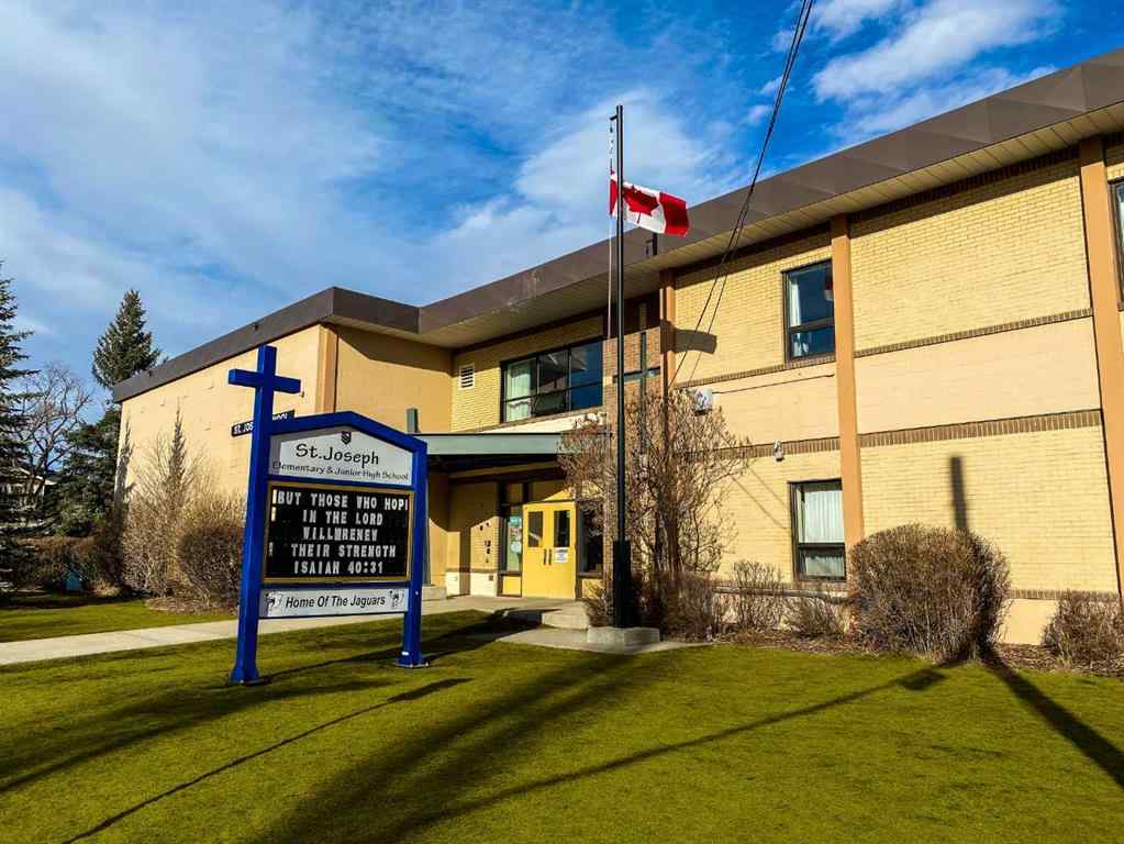 MLS® A2239742 - 518 22 Avenue NW in Mount Pleasant Calgary, Residential