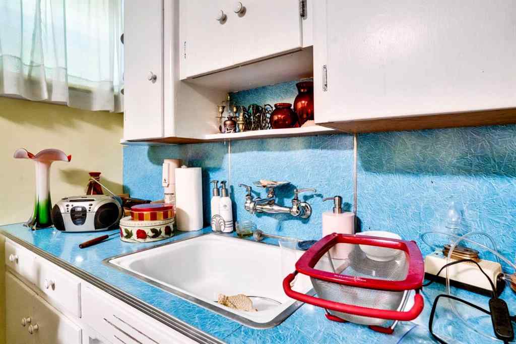 MLS® A2239772 - 1334 Crescent Road NW in Rosedale Calgary, Residential