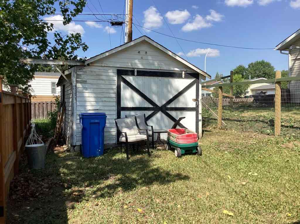 MLS® A2239778 - 512 11 Street  in NONE Beaverlodge, Residential