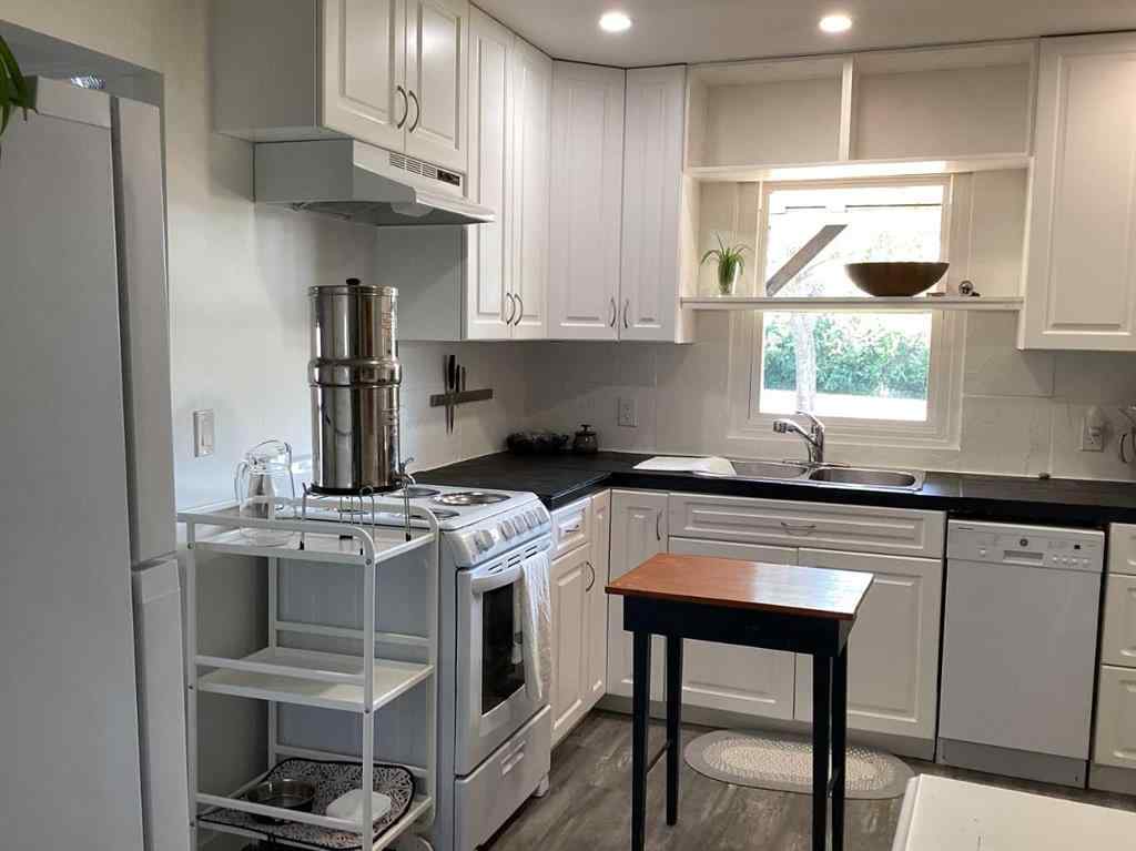 MLS® A2239778 - 512 11 Street  in NONE Beaverlodge, Residential