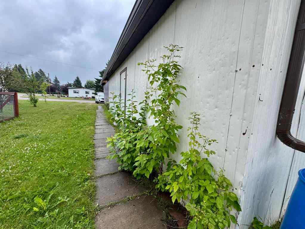 MLS® A2239800 - 5212 52A Street   in NONE Eckville, Residential
