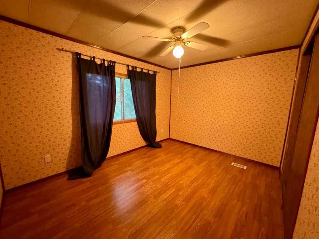 MLS® A2239800 - 5212 52A Street   in NONE Eckville, Residential