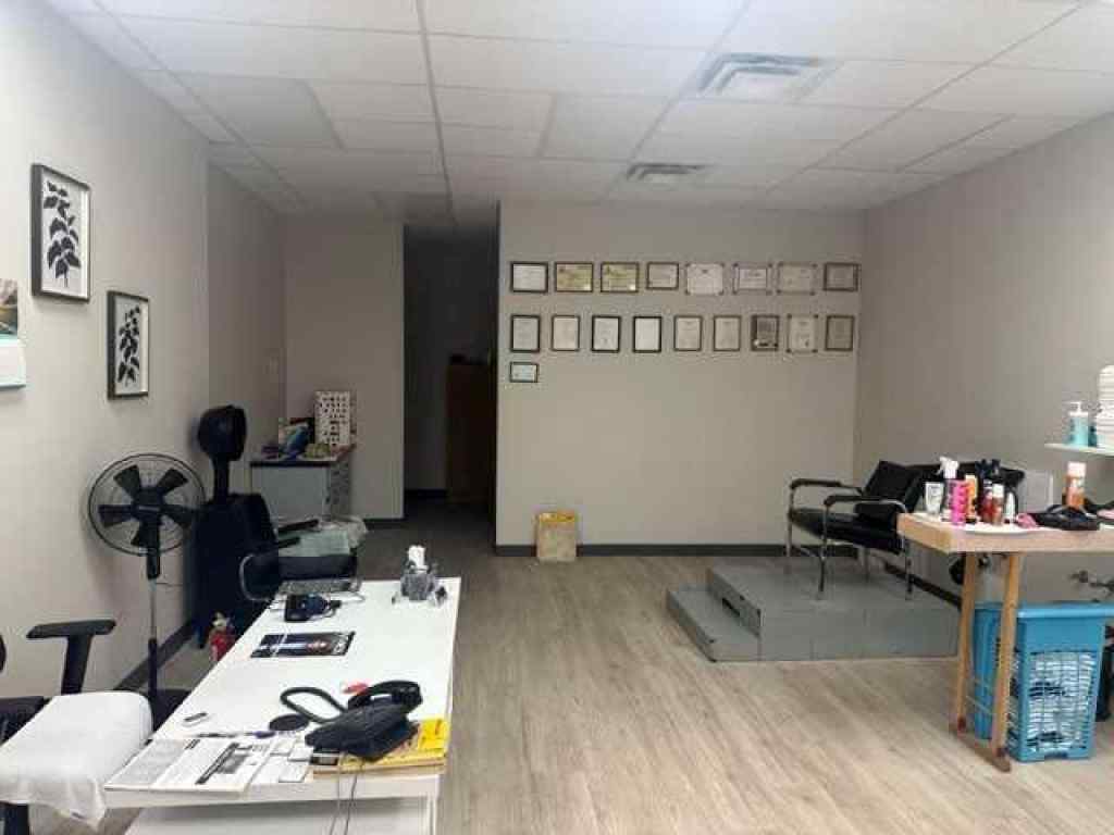 MLS® A2239826 - 524 2 Street SE in NONE Medicine Hat, Commercial