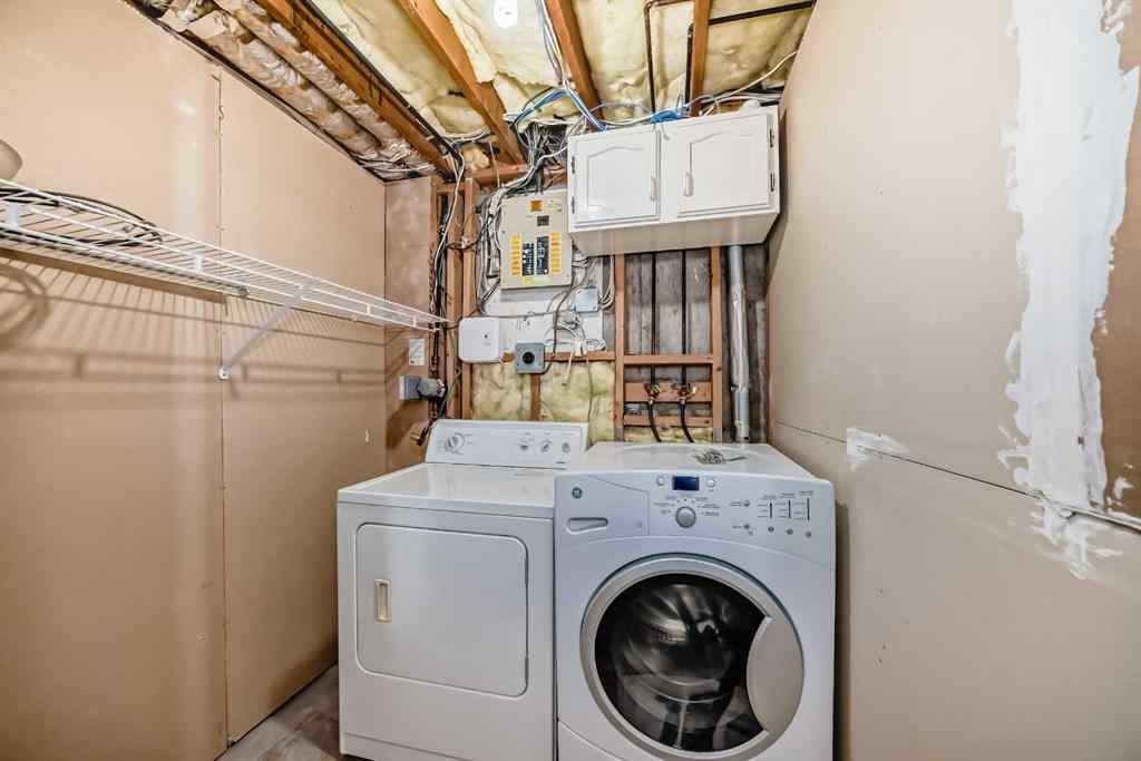 MLS® A2239852 - 32 Midland Place SE in Midnapore Calgary, Residential