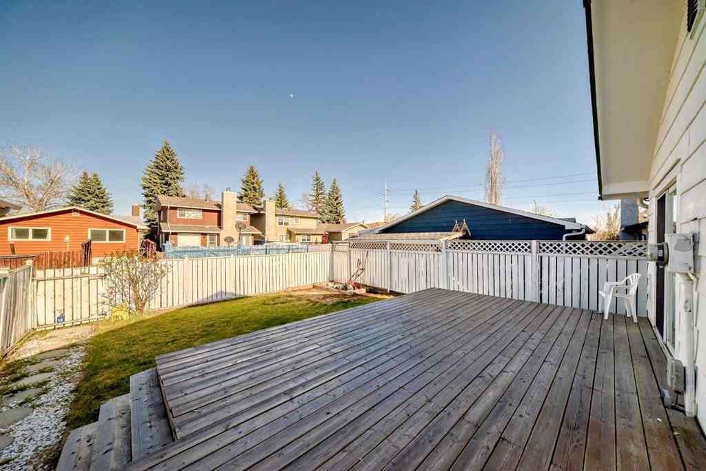 MLS® A2239852 - 32 Midland Place SE in Midnapore Calgary, Residential