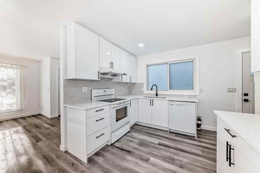 MLS® A2239852 - 32 Midland Place SE in Midnapore Calgary, Residential