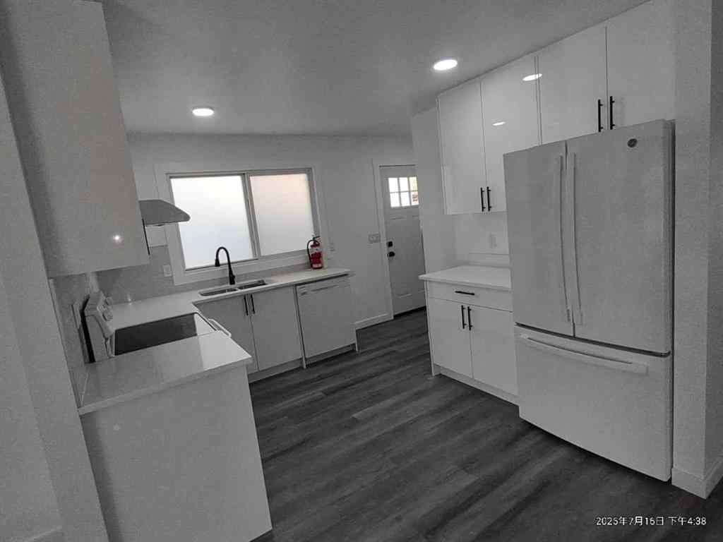 MLS® A2239852 - 32 Midland Place SE in Midnapore Calgary, Residential