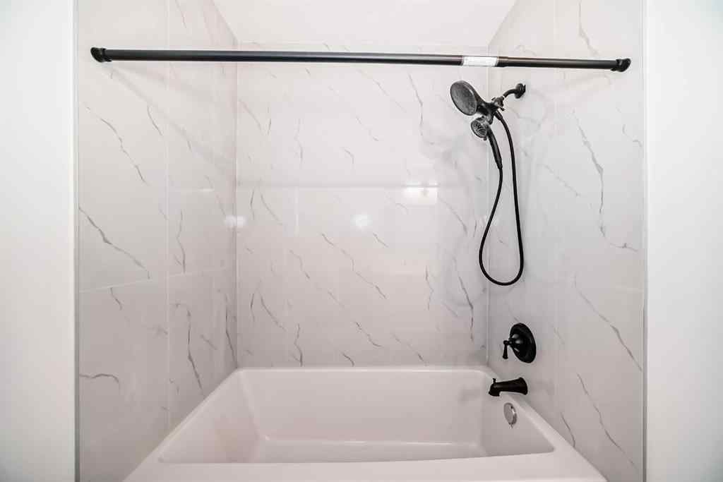 MLS® A2239852 - 32 Midland Place SE in Midnapore Calgary, Residential