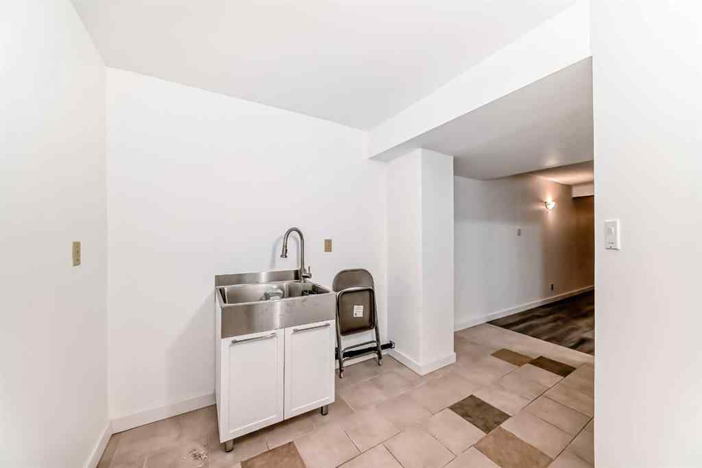 MLS® A2239852 - 32 Midland Place SE in Midnapore Calgary, Residential