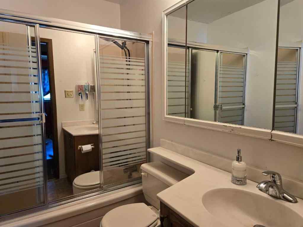 MLS® A2239860 - 3002 225 Street  in NONE Bellevue, Residential