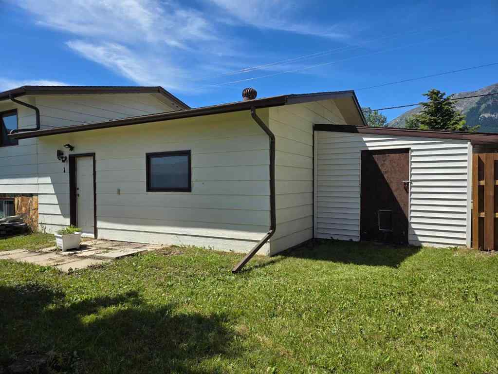 MLS® A2239860 - 3002 225 Street  in NONE Bellevue, Residential