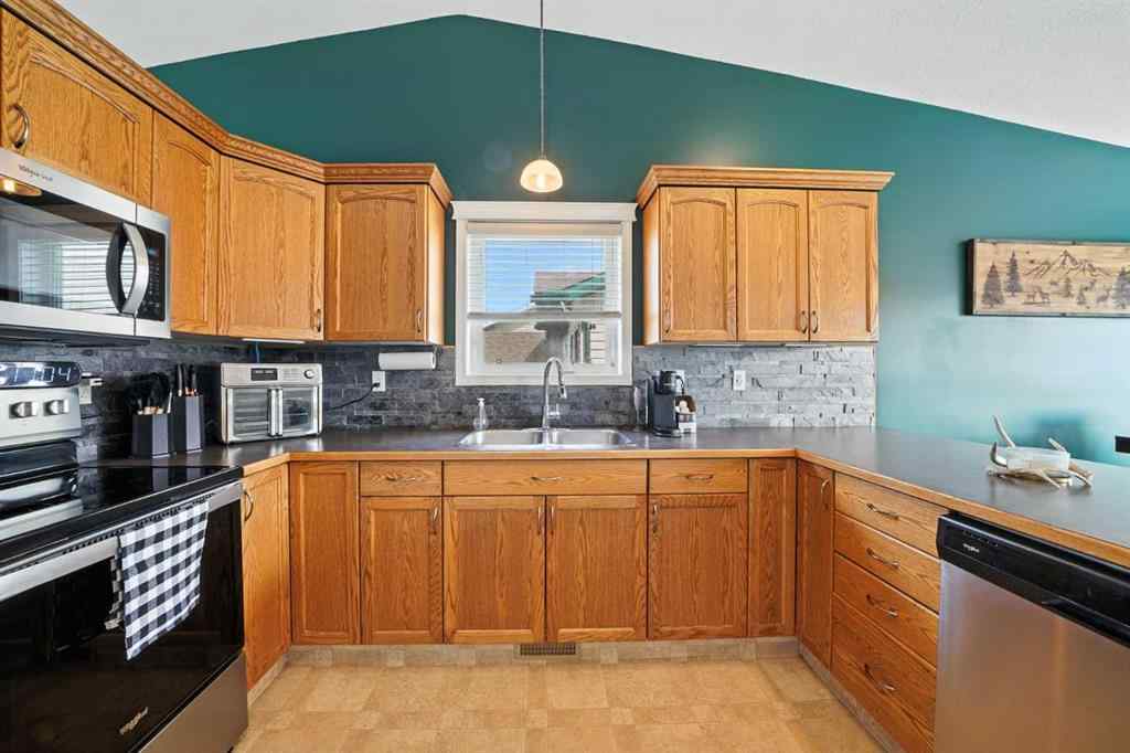 MLS® A2239877 - 6815 58 Street  in NONE Rocky Mountain House, Residential
