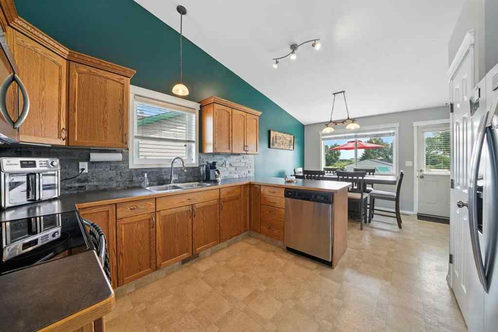 MLS® A2239877 - 6815 58 Street  in NONE Rocky Mountain House, Residential
