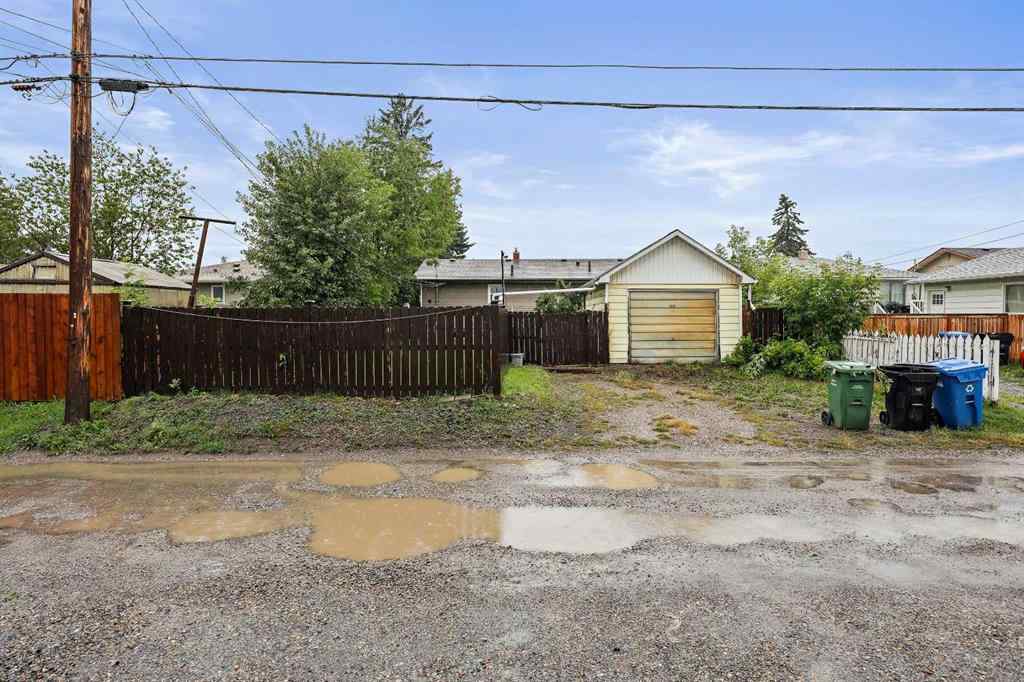 MLS® A2239922 - 2602 44 Street SE in Forest Lawn Calgary, Residential