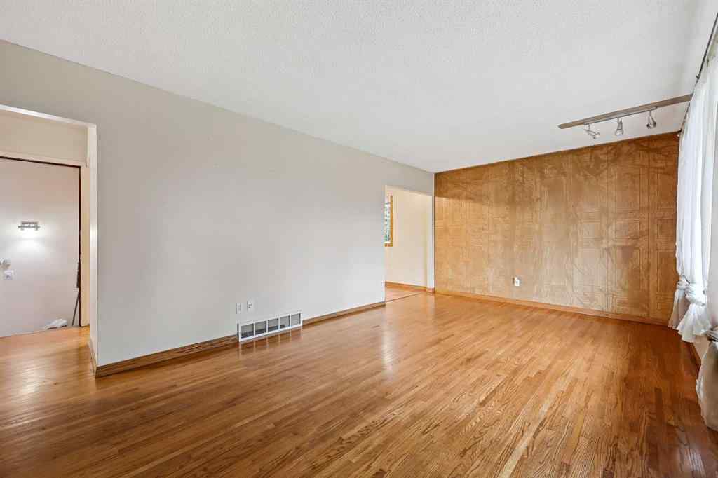 MLS® A2239922 - 2602 44 Street SE in Forest Lawn Calgary, Residential