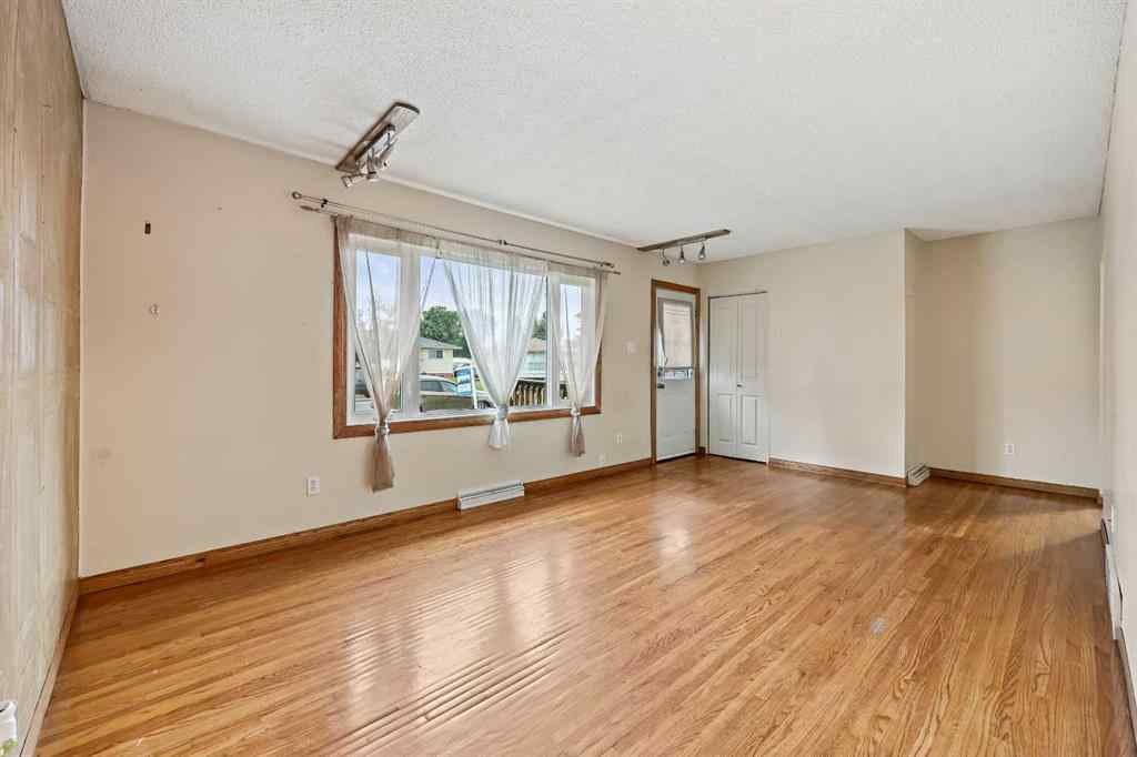 MLS® A2239922 - 2602 44 Street SE in Forest Lawn Calgary, Residential