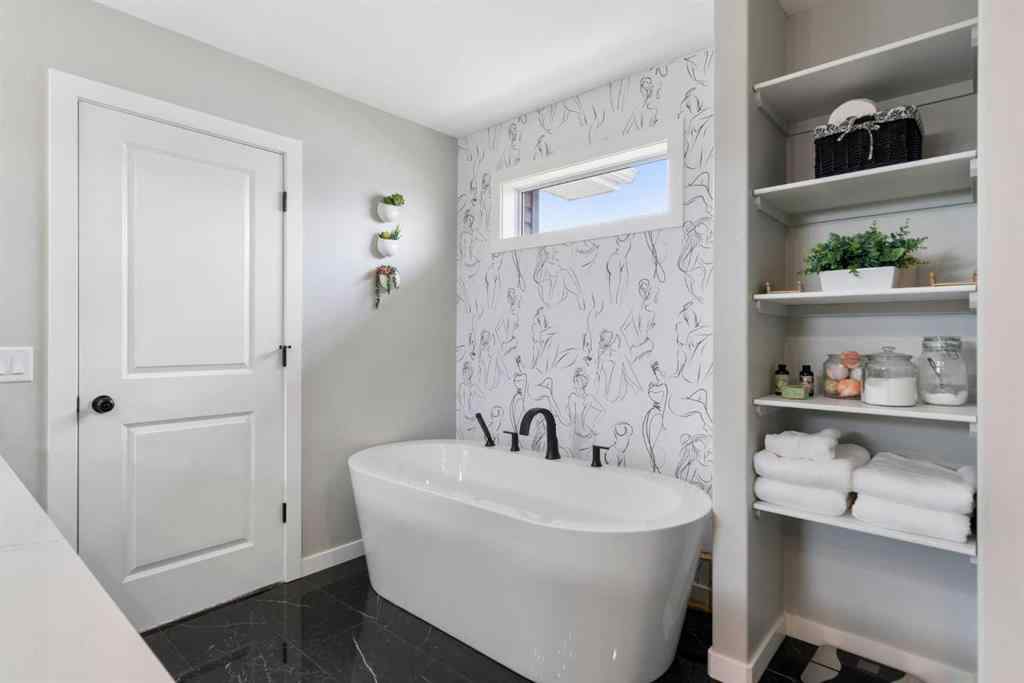 MLS® A2239929 - 835 Lakewood Circle  in Lakewood Strathmore, Residential