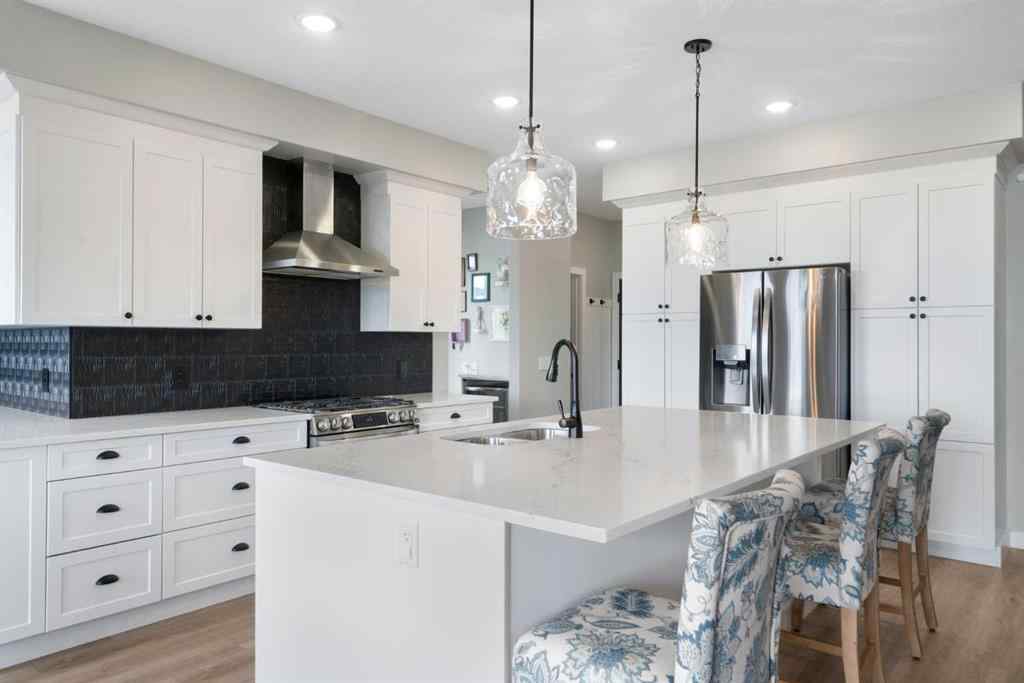 MLS® A2239929 - 835 Lakewood Circle  in Lakewood Strathmore, Residential