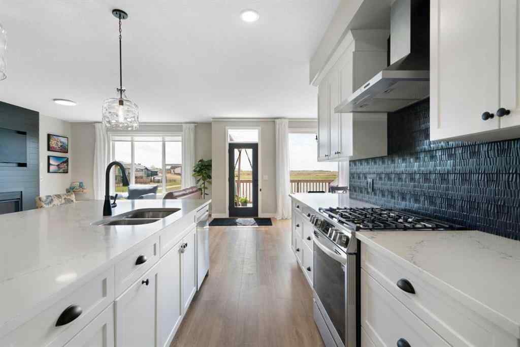 MLS® A2239929 - 835 Lakewood Circle  in Lakewood Strathmore, Residential