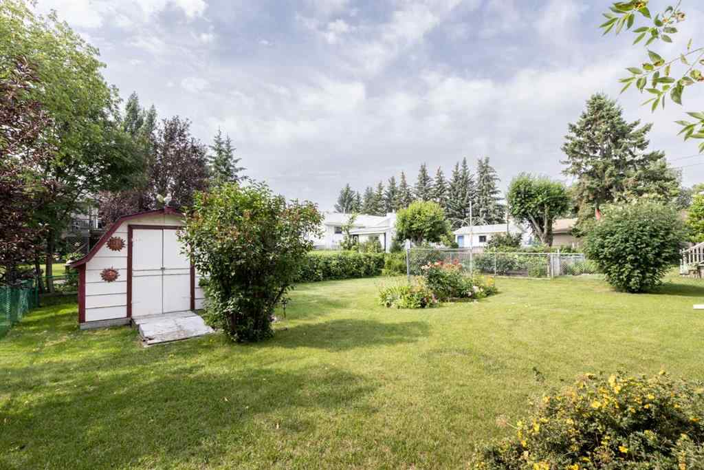 MLS® A2239933 - 17 Northstar Drive  in Fairway Heights Lacombe, Residential