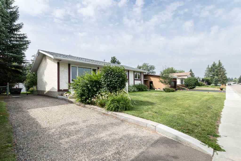 MLS® A2239933 - 17 Northstar Drive  in Fairway Heights Lacombe, Residential