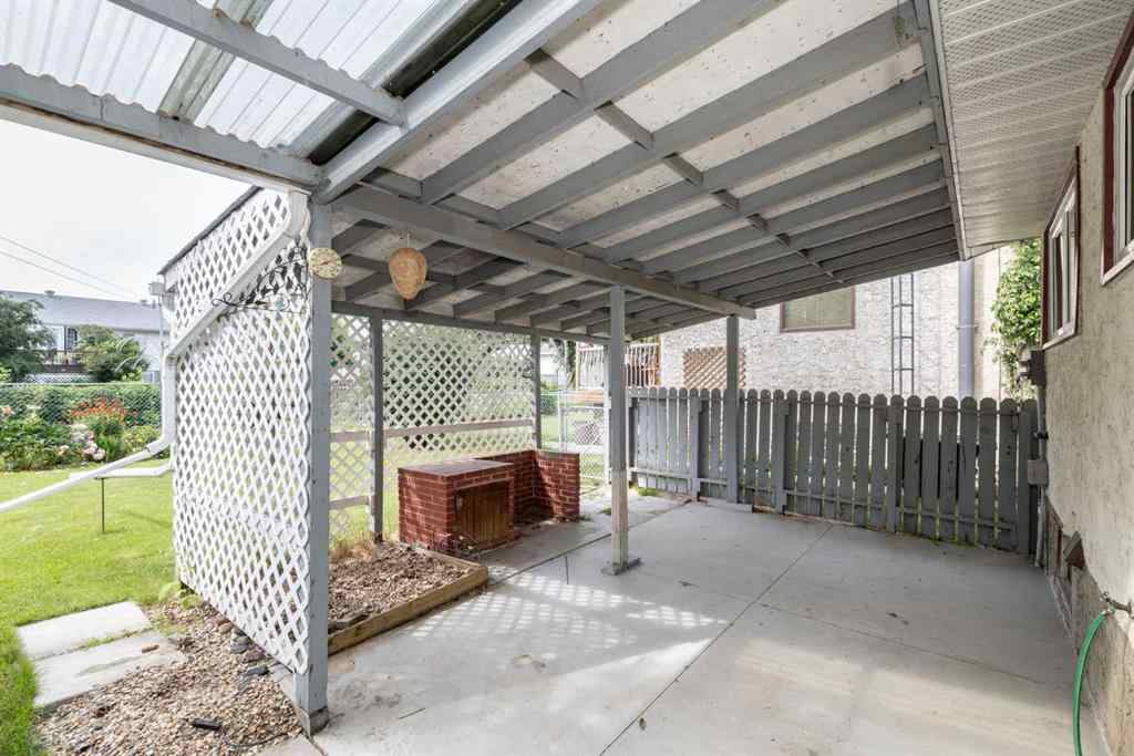 MLS® A2239933 - 17 Northstar Drive  in Fairway Heights Lacombe, Residential