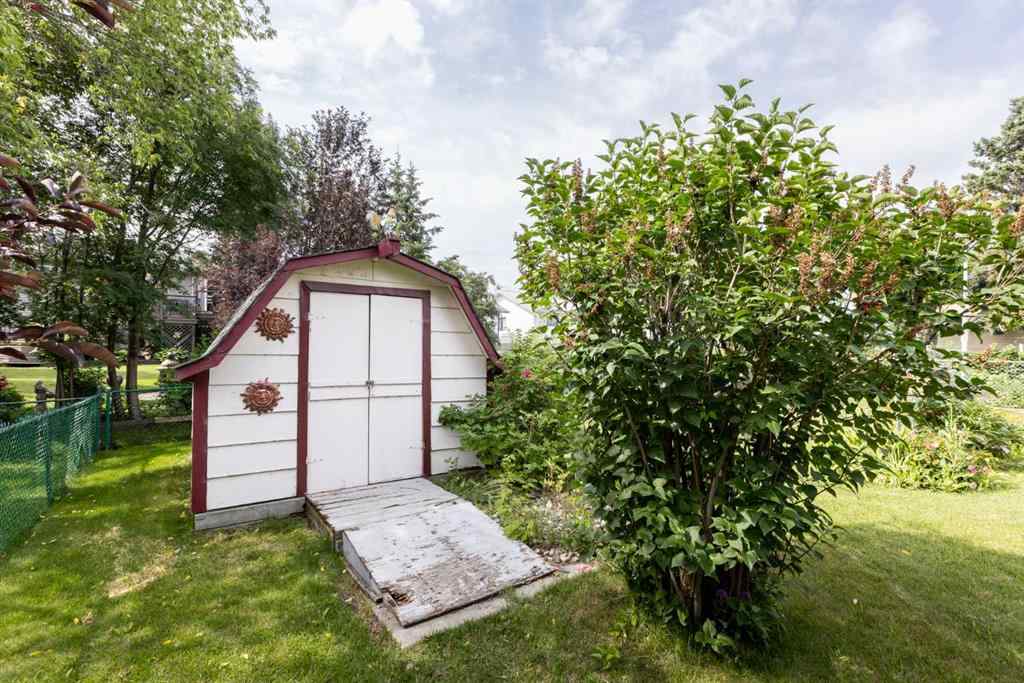 MLS® A2239933 - 17 Northstar Drive  in Fairway Heights Lacombe, Residential
