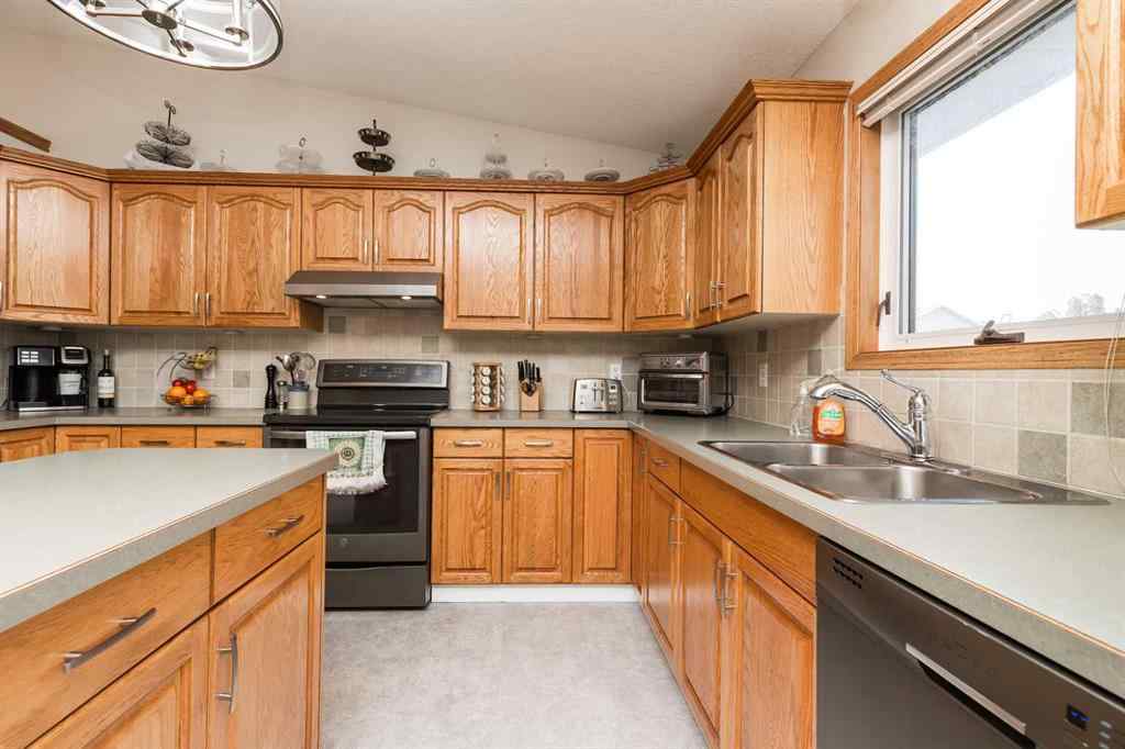 MLS® A2239945 - 277 Coachwood Point W in Ridgewood Lethbridge, Residential