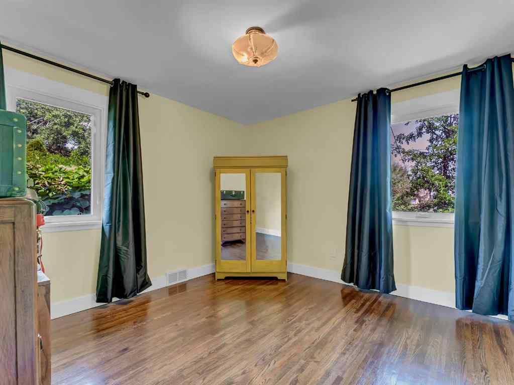 MLS® A2239954 - 302 Prospect Drive SW in SW Hill Medicine Hat, Residential