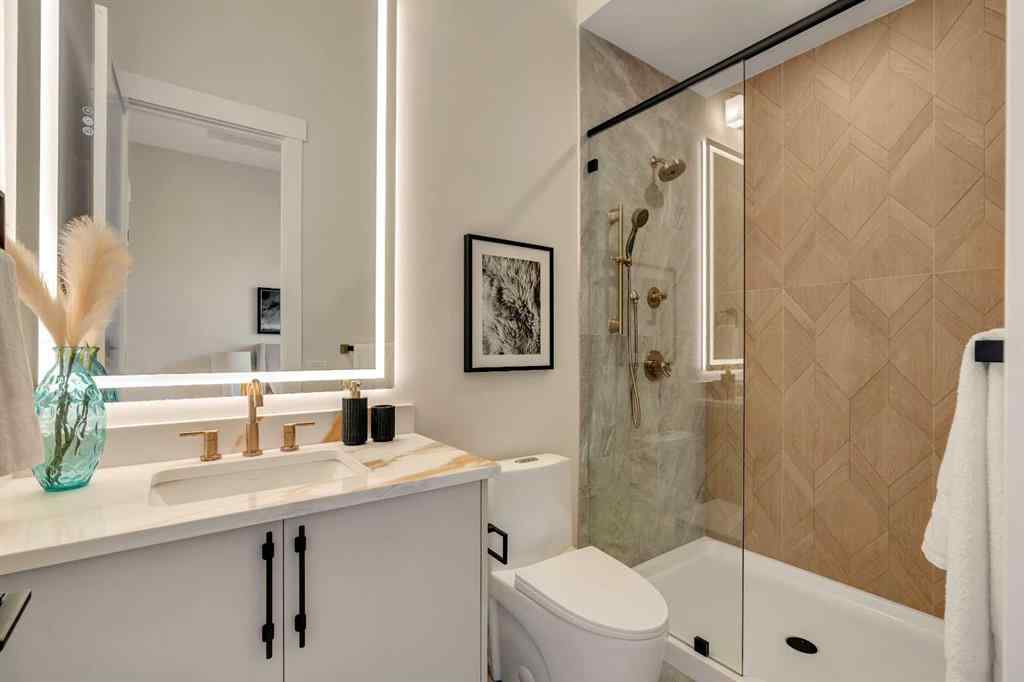 MLS® A2239968 - 1027 39 Avenue NW in Cambrian Heights Calgary, Residential