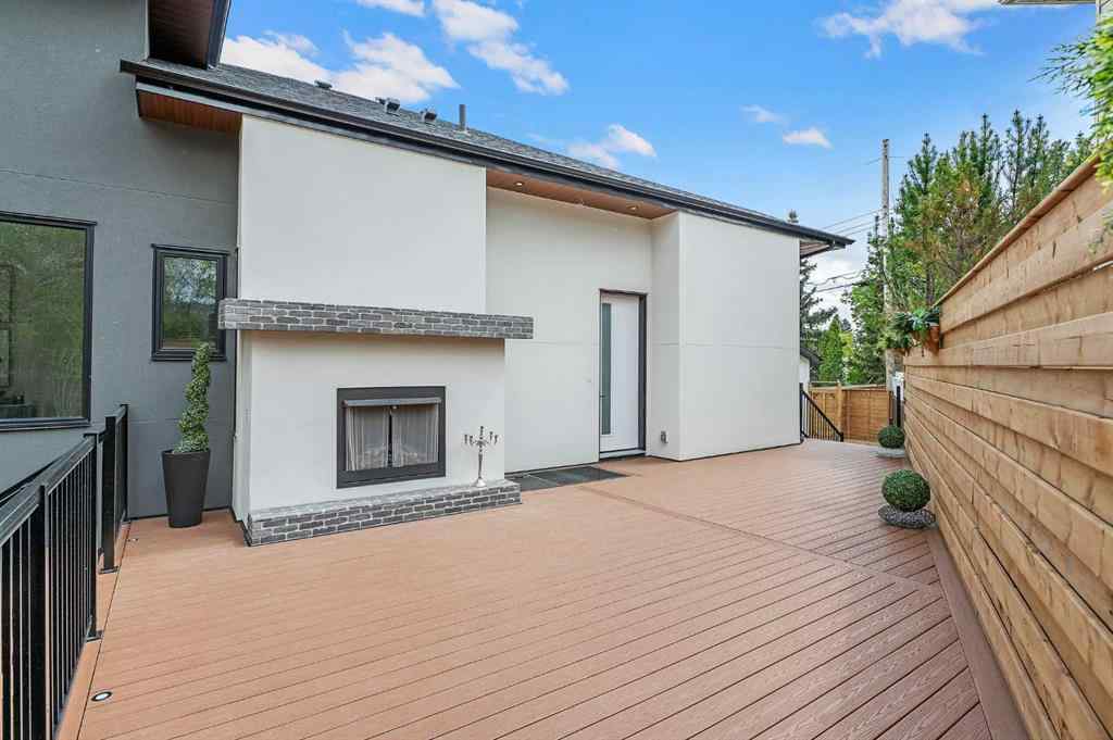 MLS® A2239968 - 1027 39 Avenue NW in Cambrian Heights Calgary, Residential
