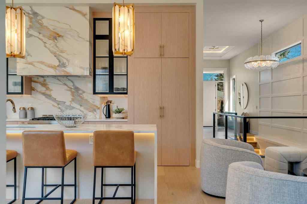 MLS® A2239968 - 1027 39 Avenue NW in Cambrian Heights Calgary, Residential