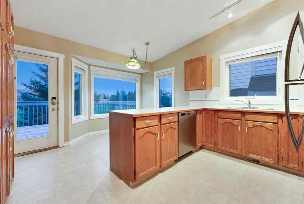 MLS® A2239969 - 112 Shawinigan Way SW in Shawnessy Calgary, Residential