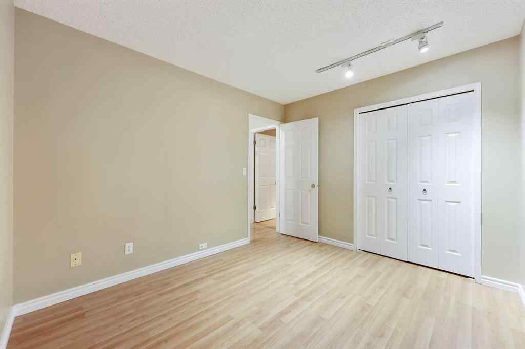 MLS® A2239969 - 112 Shawinigan Way SW in Shawnessy Calgary, Residential